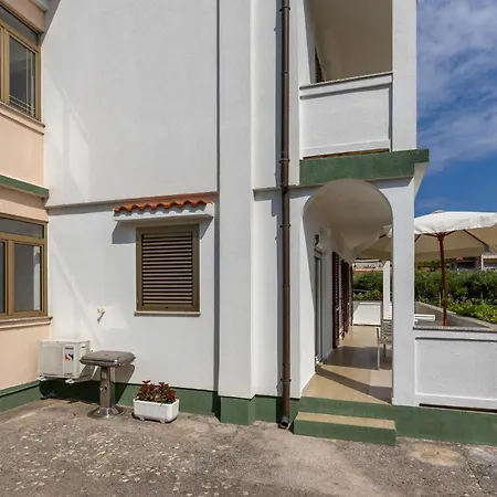2 Bedroom In * Supetarska Draga